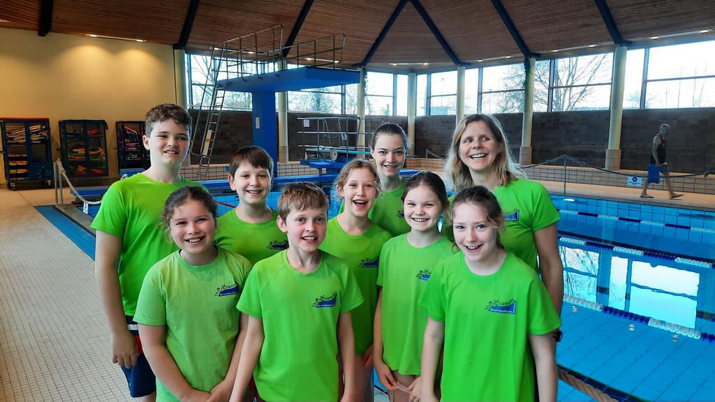 20230331_JtfO_Schwimmen_web.jpg